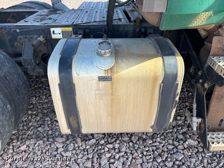 image for item YA2288 2016 Mack CXU613 semi truck