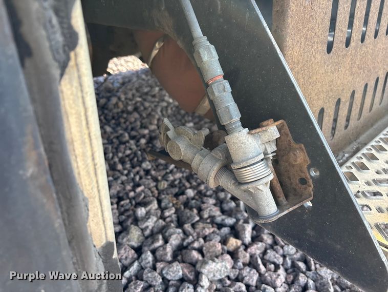 image for item YA2288 2016 Mack CXU613 semi truck