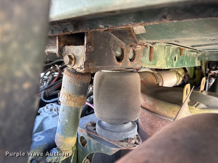 image for item YA2288 2016 Mack CXU613 semi truck