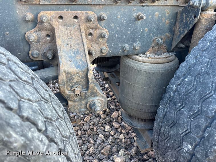 image for item YA2288 2016 Mack CXU613 semi truck