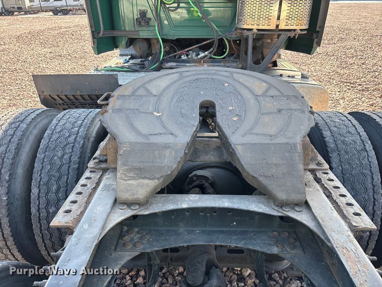 image for item YA2288 2016 Mack CXU613 semi truck