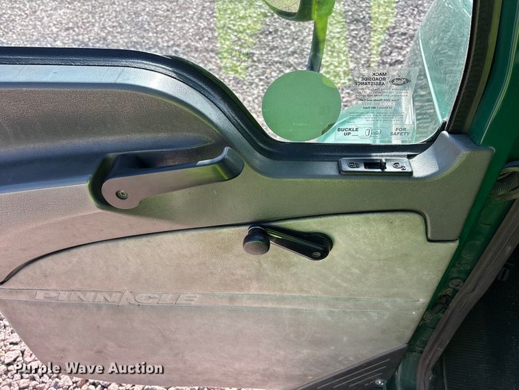 image for item YA2288 2016 Mack CXU613 semi truck