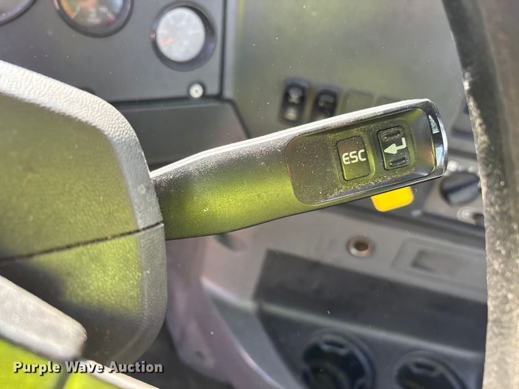 image for item YA2288 2016 Mack CXU613 semi truck