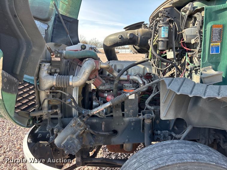 image for item YA2288 2016 Mack CXU613 semi truck