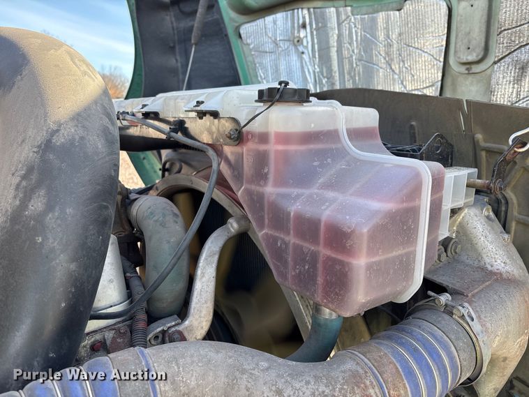 image for item YA2288 2016 Mack CXU613 semi truck