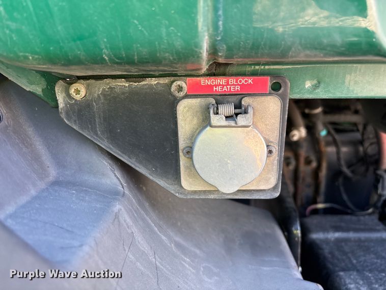 image for item YA2288 2016 Mack CXU613 semi truck