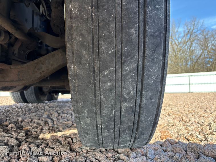 image for item YA2288 2016 Mack CXU613 semi truck