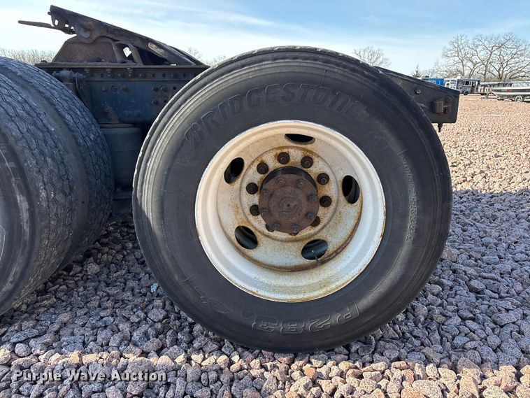 image for item YA2288 2016 Mack CXU613 semi truck