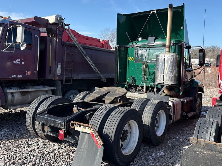 image for item YA2289 2016 Mack CXU613 semi truck