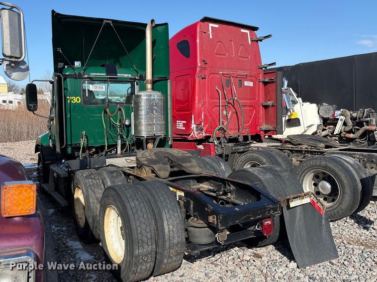 image for item YA2289 2016 Mack CXU613 semi truck