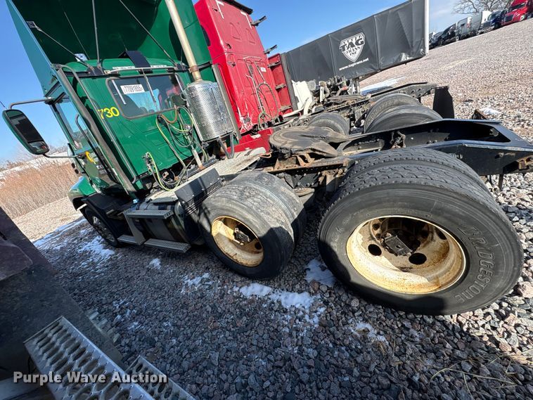 image for item YA2289 2016 Mack CXU613 semi truck