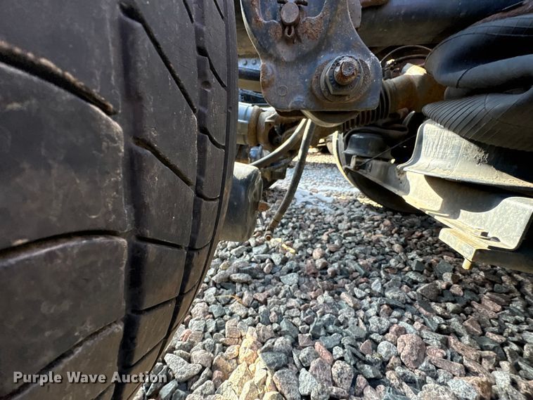 image for item YA2289 2016 Mack CXU613 semi truck