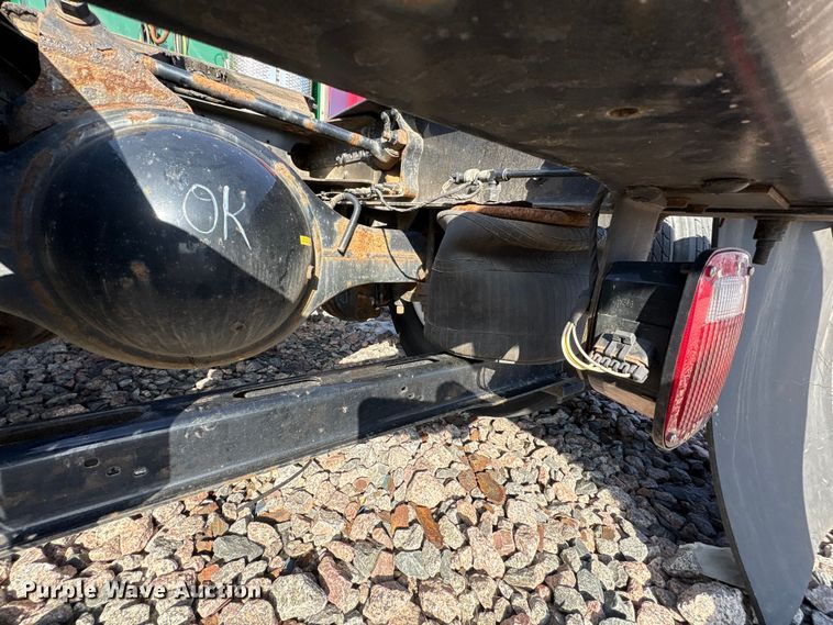 image for item YA2289 2016 Mack CXU613 semi truck