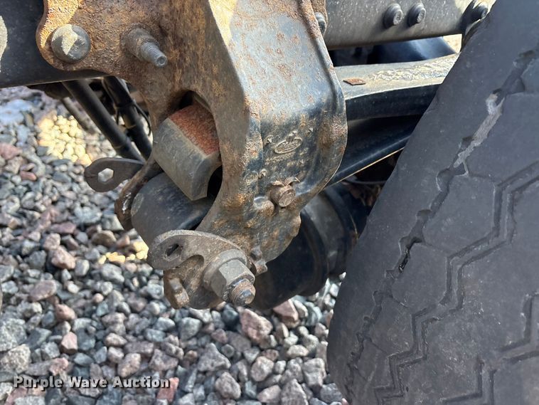 image for item YA2289 2016 Mack CXU613 semi truck