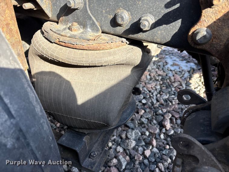 image for item YA2289 2016 Mack CXU613 semi truck