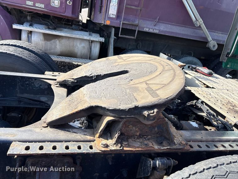 image for item YA2289 2016 Mack CXU613 semi truck