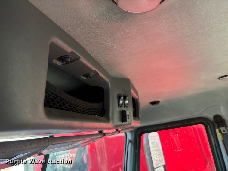 image for item YA2289 2016 Mack CXU613 semi truck