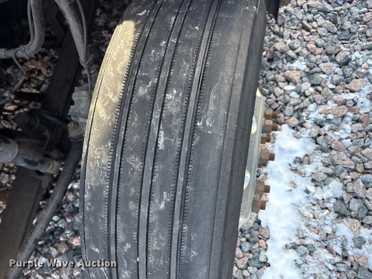 image for item YA2289 2016 Mack CXU613 semi truck