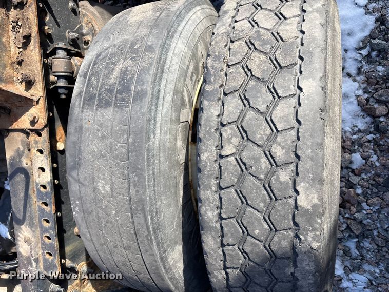 image for item YA2289 2016 Mack CXU613 semi truck