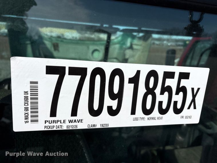 image for item YA2289 2016 Mack CXU613 semi truck