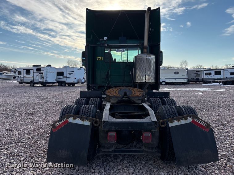 image for item YA2290 2016 Mack CXU613 semi truck