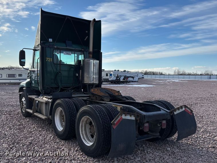 image for item YA2290 2016 Mack CXU613 semi truck