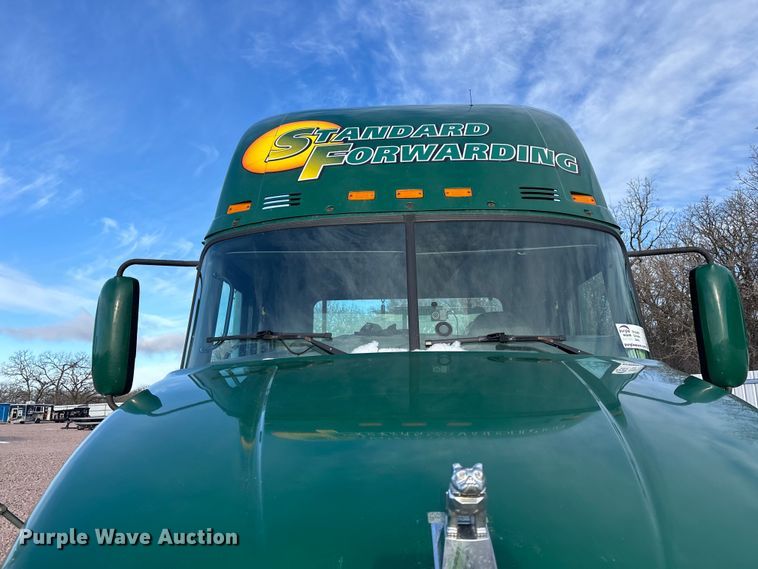 image for item YA2290 2016 Mack CXU613 semi truck