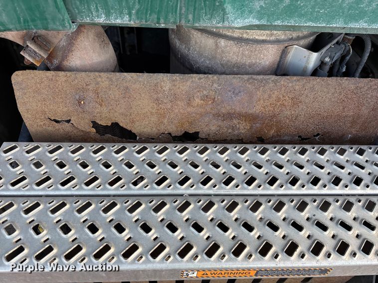 image for item YA2290 2016 Mack CXU613 semi truck