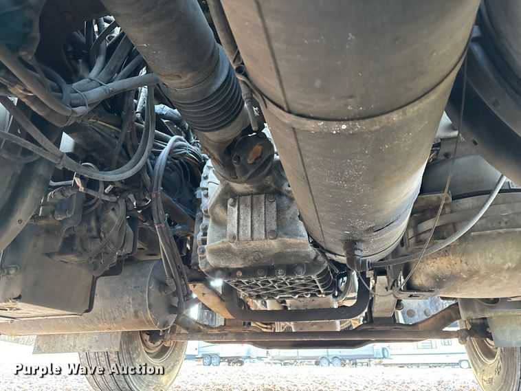 image for item YA2290 2016 Mack CXU613 semi truck