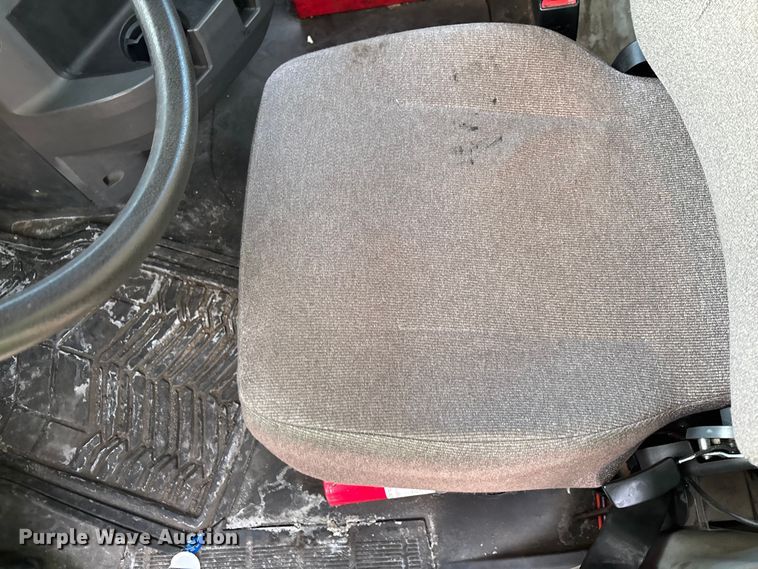 image for item YA2290 2016 Mack CXU613 semi truck