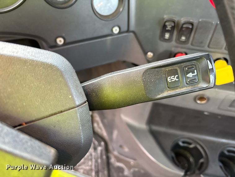 image for item YA2290 2016 Mack CXU613 semi truck