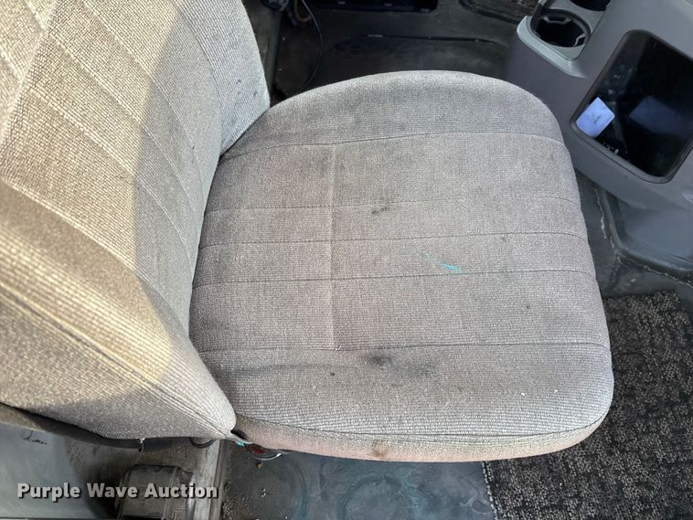 image for item YA2290 2016 Mack CXU613 semi truck