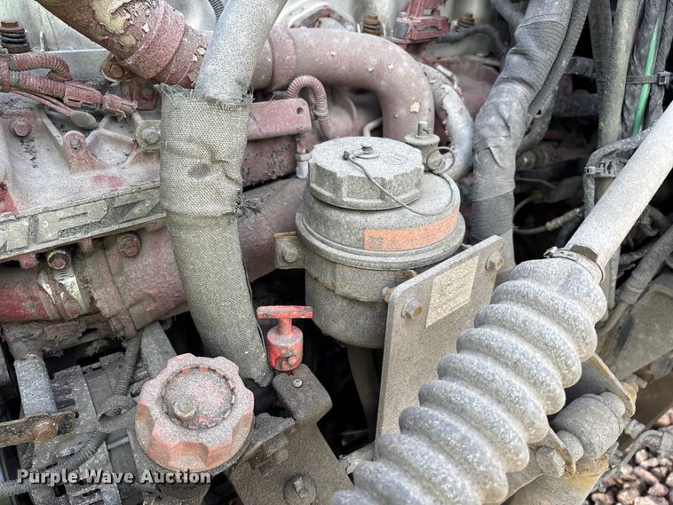 image for item YA2290 2016 Mack CXU613 semi truck