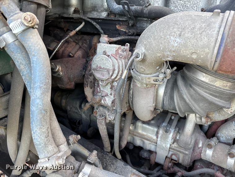 image for item YA2290 2016 Mack CXU613 semi truck