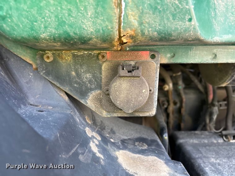 image for item YA2290 2016 Mack CXU613 semi truck