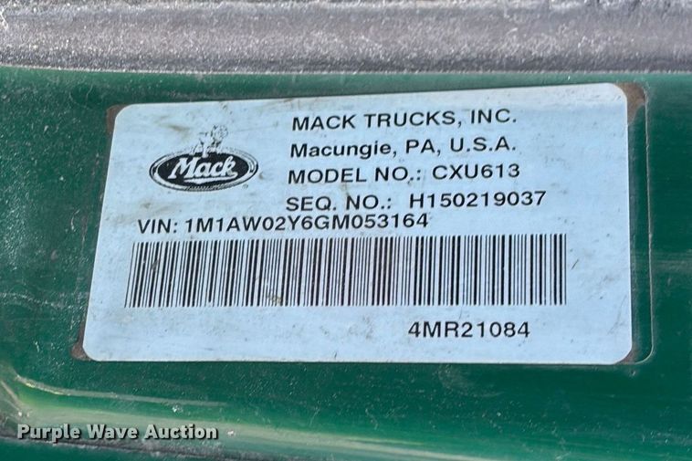 image for item YA2290 2016 Mack CXU613 semi truck