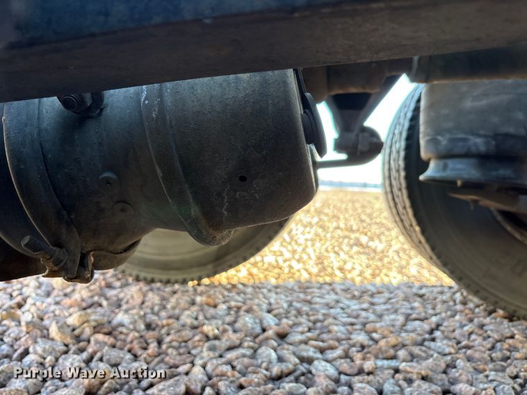 image for item YA2291 2017 Freightliner Cascadia 125 semi truck