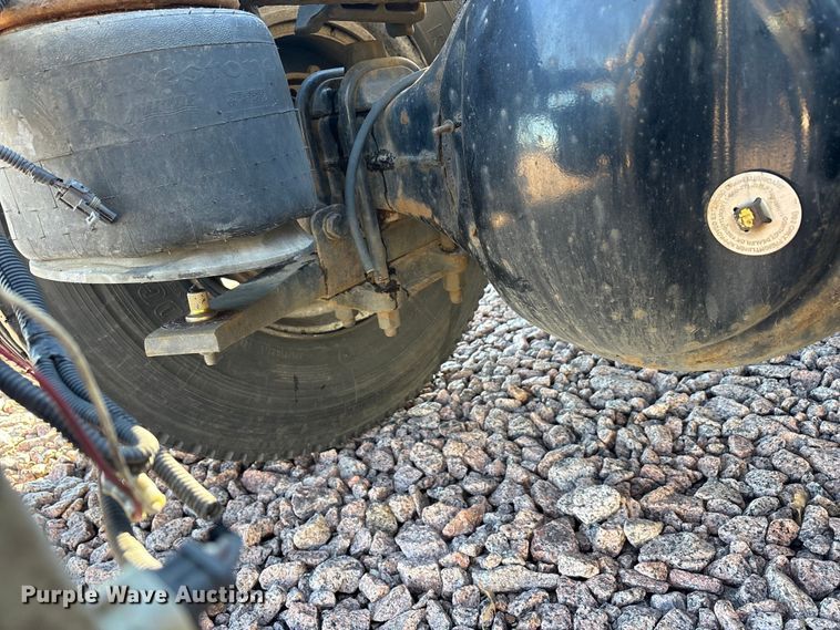 image for item YA2291 2017 Freightliner Cascadia 125 semi truck