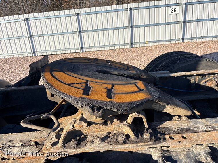 image for item YA2291 2017 Freightliner Cascadia 125 semi truck