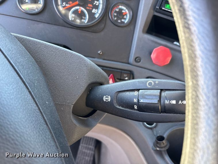 image for item YA2291 2017 Freightliner Cascadia 125 semi truck