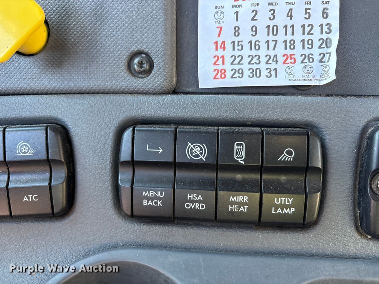 image for item YA2291 2017 Freightliner Cascadia 125 semi truck