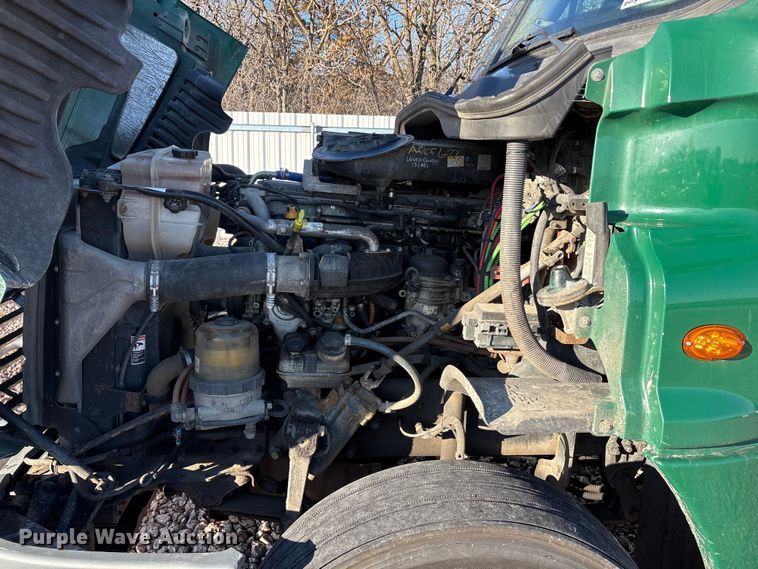 image for item YA2291 2017 Freightliner Cascadia 125 semi truck