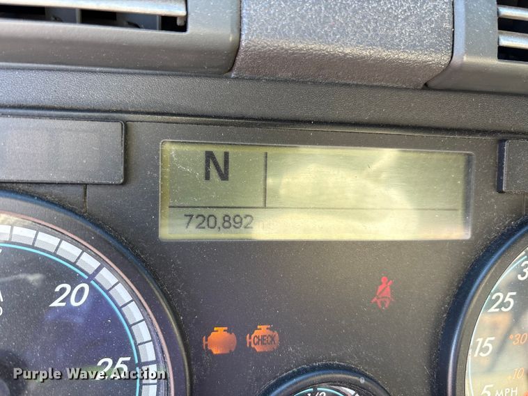 image for item YA2291 2017 Freightliner Cascadia 125 semi truck