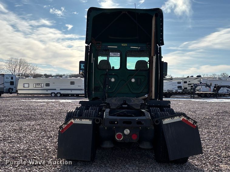 image for item YA2292 2017 Freightliner Cascadia 125 semi truck