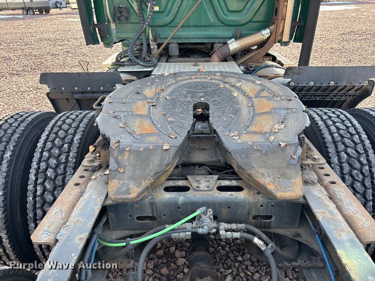 image for item YA2292 2017 Freightliner Cascadia 125 semi truck