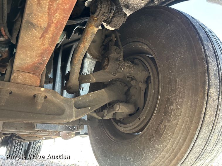 image for item YA2292 2017 Freightliner Cascadia 125 semi truck