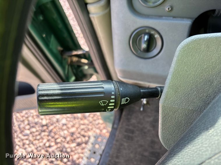 image for item YA2292 2017 Freightliner Cascadia 125 semi truck