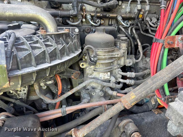 image for item YA2292 2017 Freightliner Cascadia 125 semi truck