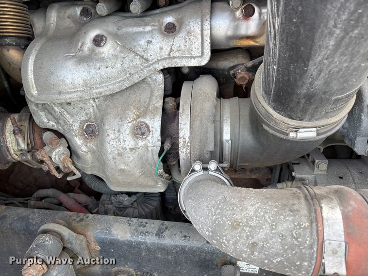 image for item YA2292 2017 Freightliner Cascadia 125 semi truck