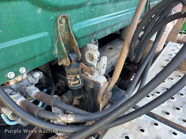 image for item YA2293 2017 Freightliner Cascadia 125 semi truck